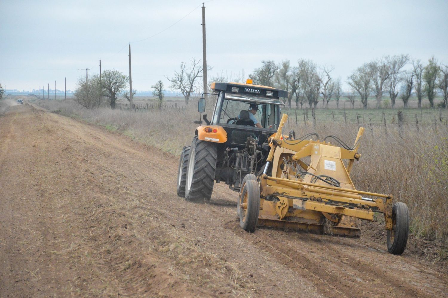 Buscan otro esquema para financiar el arreglo de los caminos rurales.