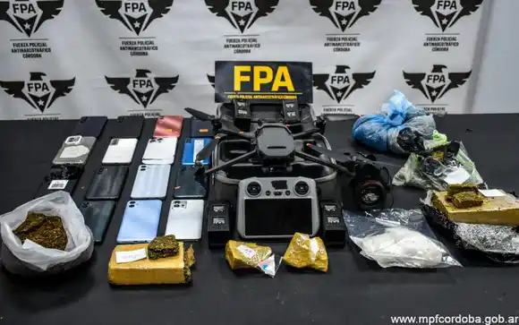 Desarticularon una banda narco que usaba drones para ingresar drogas a la cárcel de Bouwer
