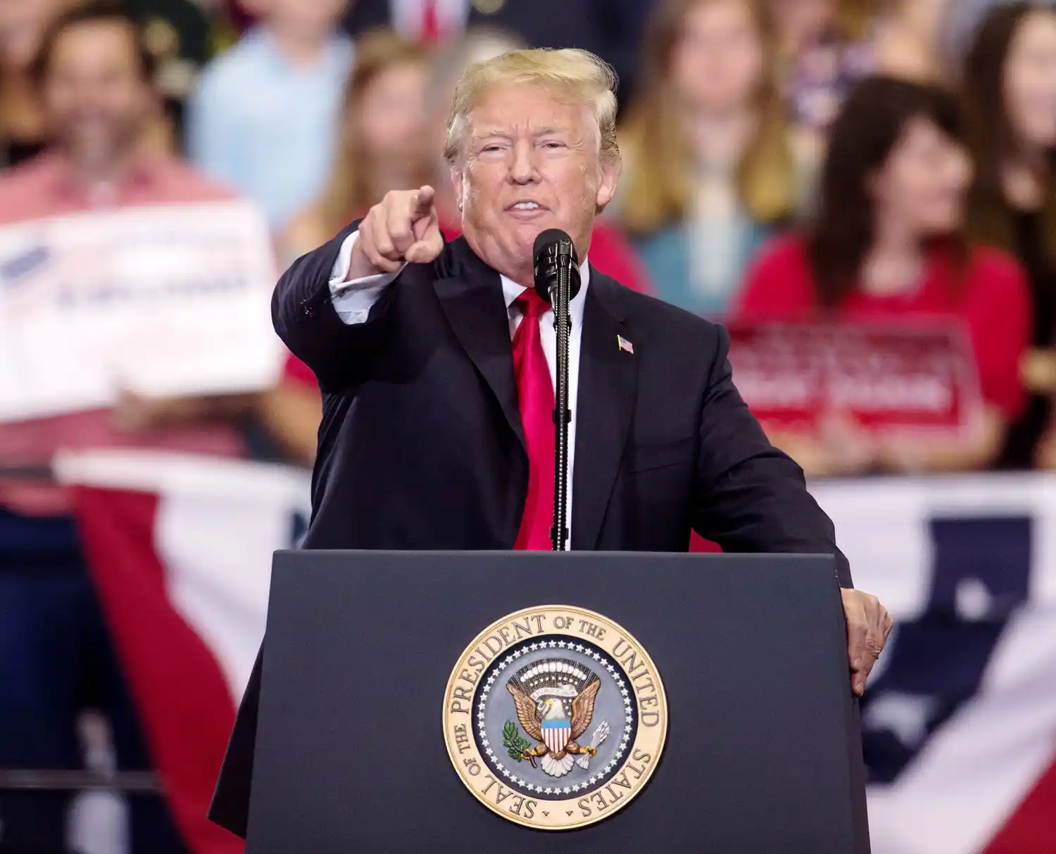 Trump: “No podemos abrirles las fronteras a todos”