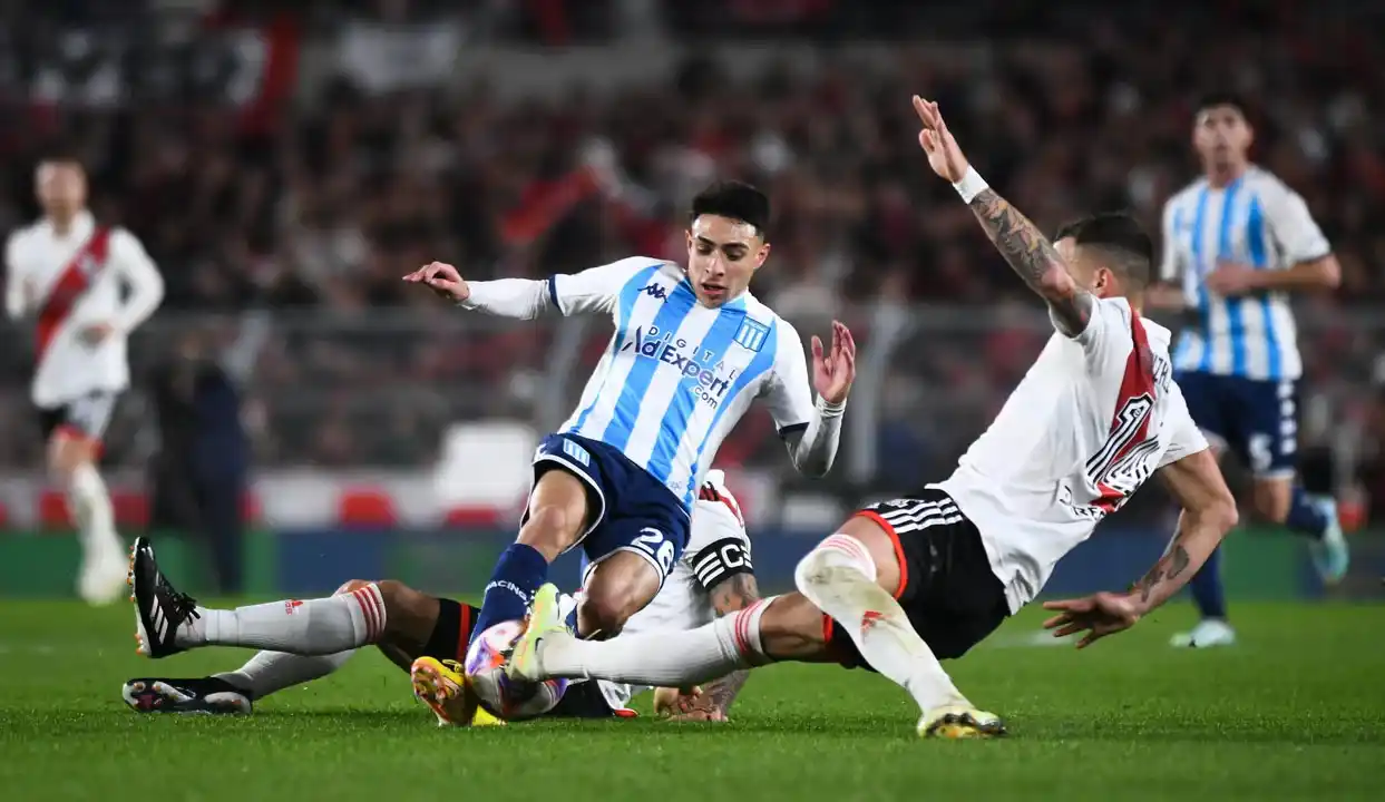 Racing y River se enfrentan en Avellaneda en uno de los clásicos que cerrará la Liga Profesional