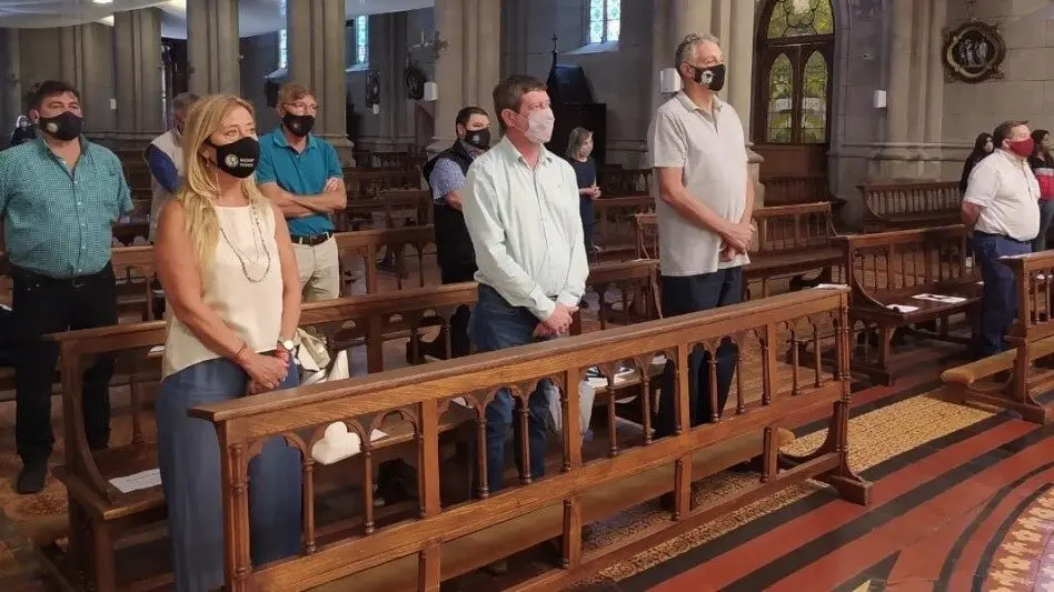 Habilitan actividades religiosas en lugares cerrados con el aforo correspondiente.