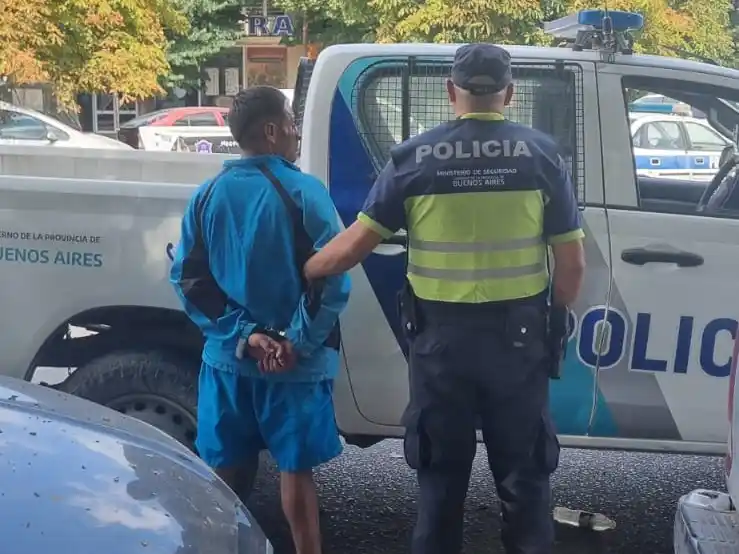 Apresado. Durante el desarrollo del procedimiento policial en un inmueble de calle 39