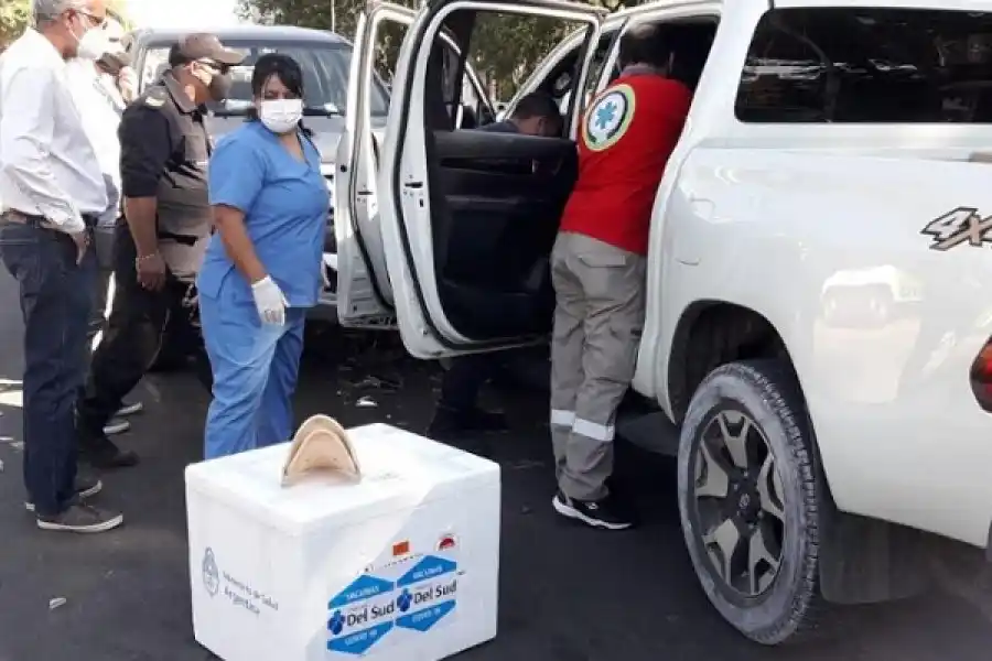 Chocó el Ministro de Salud de Corrientes: llevaba dos cajas con vacuna en su camioneta