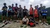 Los niños tailandeses rescatados de una cueva jugaron al fútbol en el Monumental