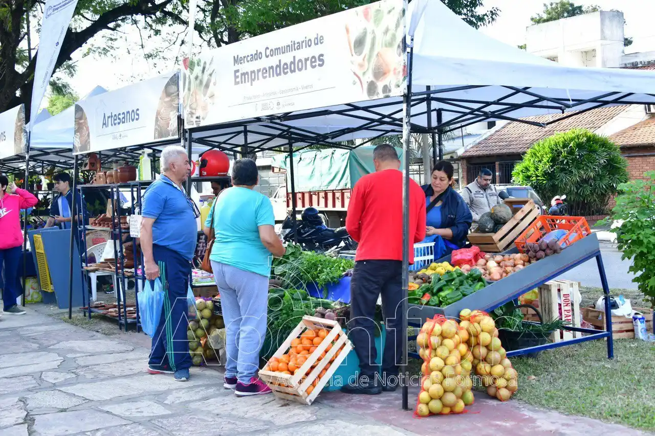 Gran comercialización en el móvil del Mercado Comunitario de Emprendedores
