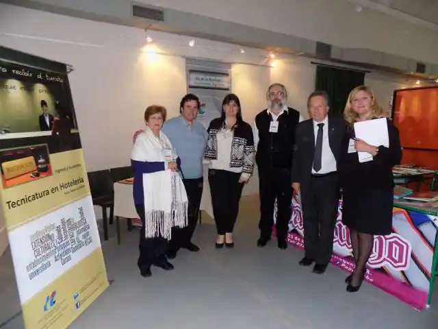 Quedó inaugurada la Primera Feria del Libro de Larroque