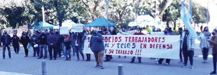 Los trabajadores de Diario El Sol y Tele 5 se manifestaron