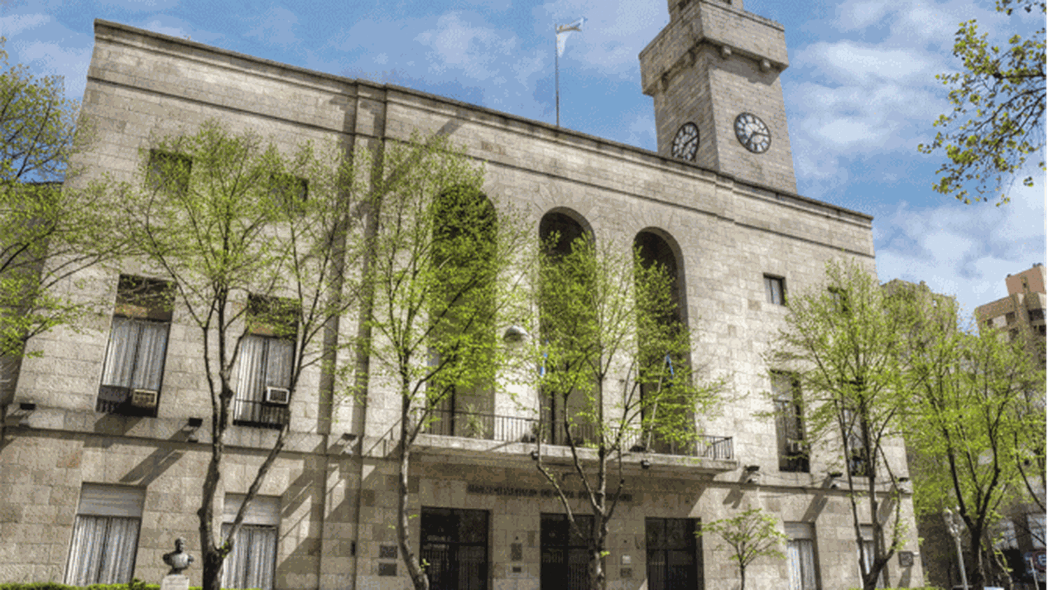 Insólito: Le dieron dos días de licencia, le agregó un 1 para tener 21 y lo suspendieron