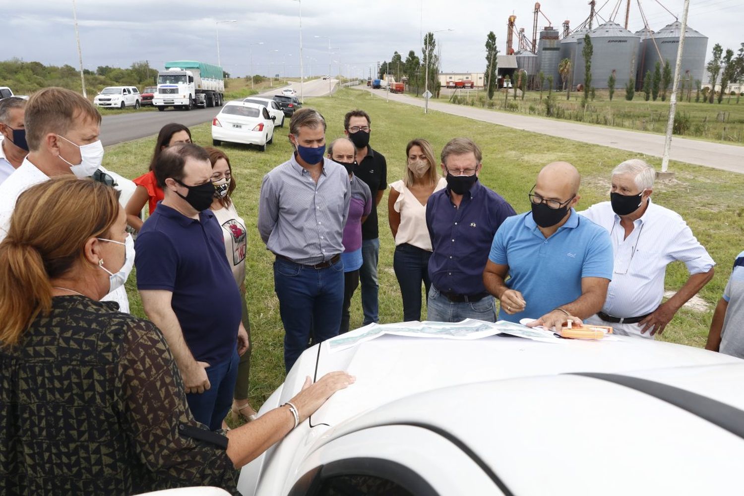 Repavimentación de la ruta 20: Piaggio y funcionarios recorrieron la zona de trabajo