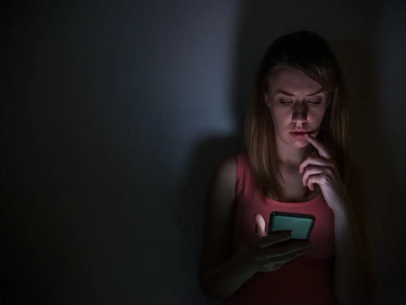 La dependencia al teléfono celular dejó de ser una costumbre para convertirse en un fenómeno que preocupa a los profesionales de la salud.