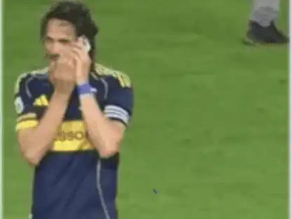 Riquelme llamó a Cavani luego del partido ante Banfield: qué le dijo