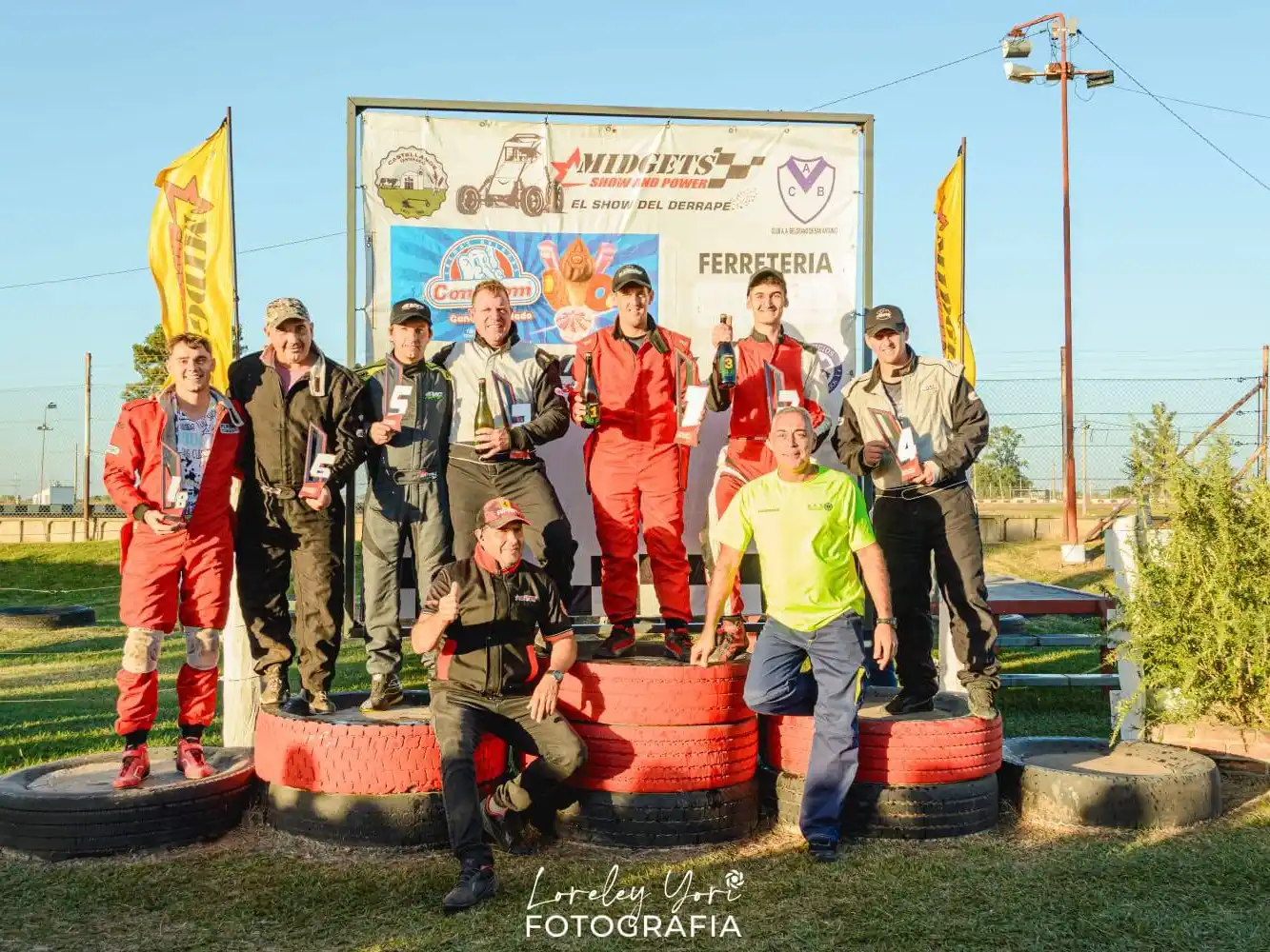 Luis Kunz, encabezando el grupo de ganadores del domingo en el Midgets Show and Power. Foto: Prensa MSP
