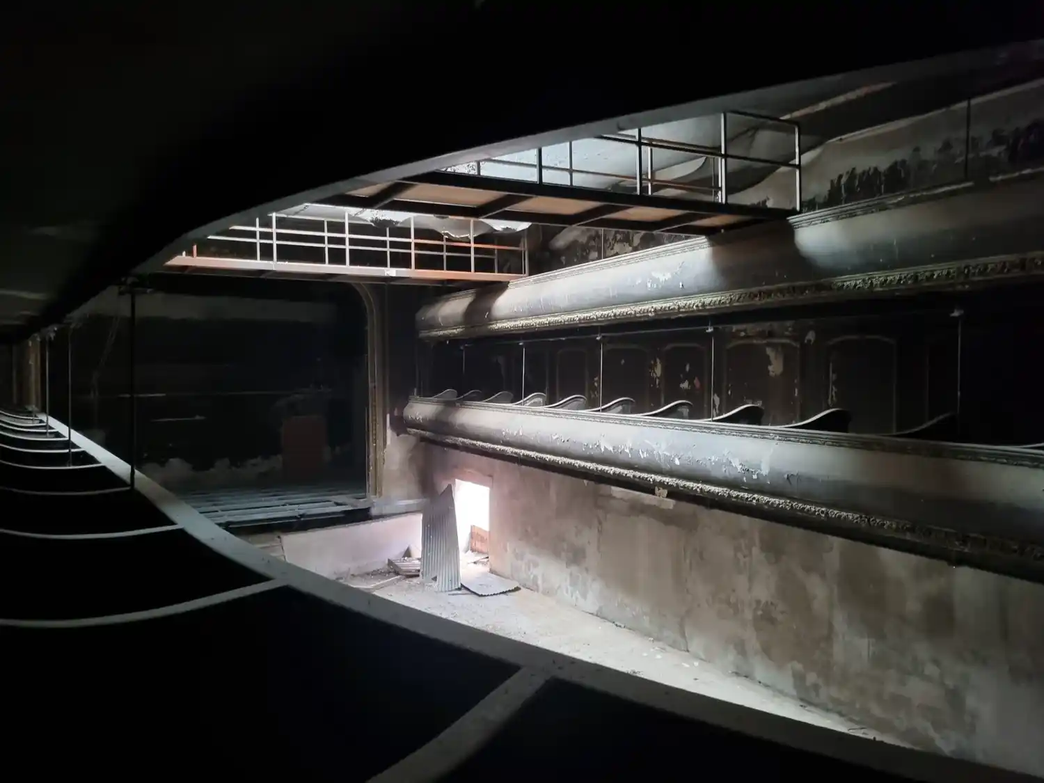 La lenta agonía del Teatro Cervantes: el deterioro de una joya histórica que espera su restauración