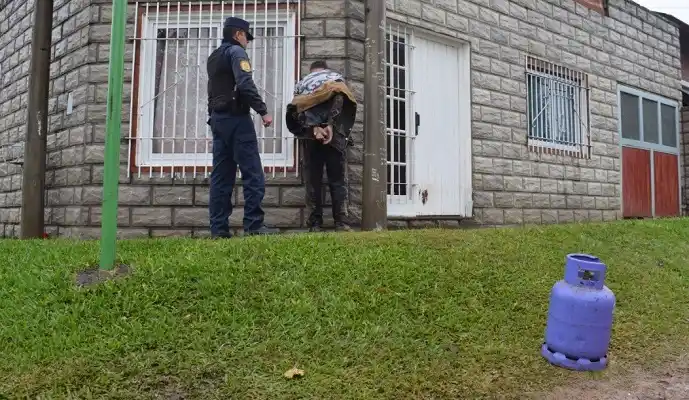 Lo detuvieron 11 veces en los últimos 5 meses y ahora lo condenaron