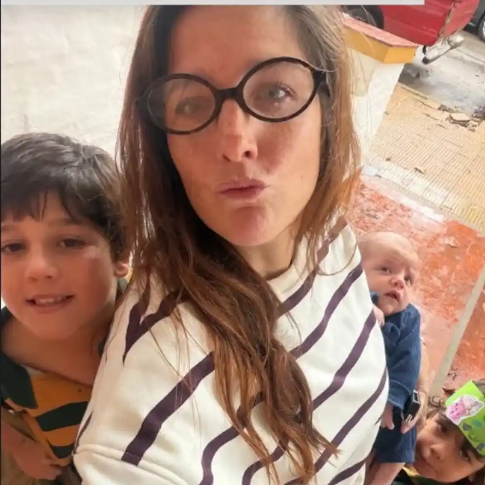 La hernia inguinal en bebés, frecuente pero riesgosa, requirió una intervención de urgencia que resultó positiva para el hijo menor de Juana Repetto