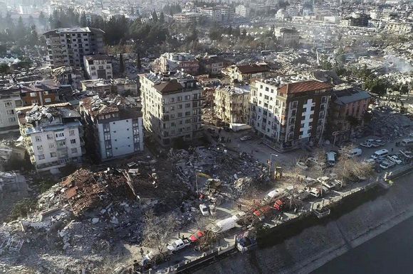 Baja posibilidad de encontrar sobrevivientes: TERREMOTO en Siria y Turquía llega a 21.700 VÍCTIMAS