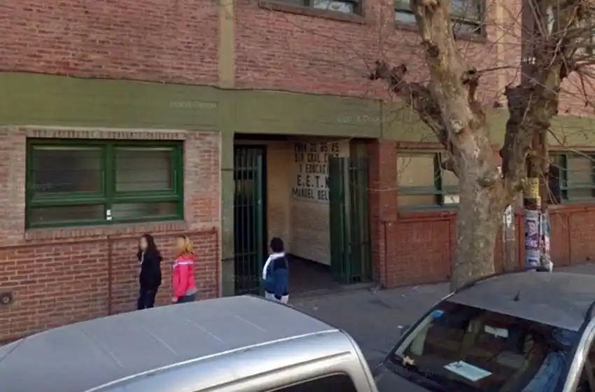 Detuvieron a un docente por violar a una alumna de 14 años a cambio de buenas calificaciones