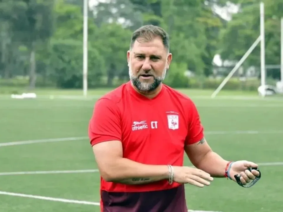 Otta, ex DT de la Crema rafaelina, sancionado por sus supuestos dichos contra la AFA.Foto:Dep.Morón