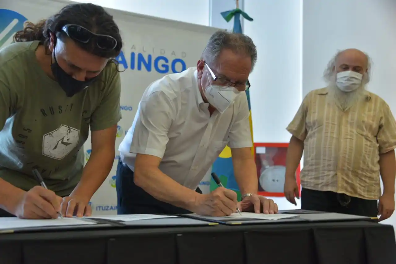 Ituzaingó: Pérsico y Descalzo firmaron convenio para la gestión de residuos sólidos urbanos