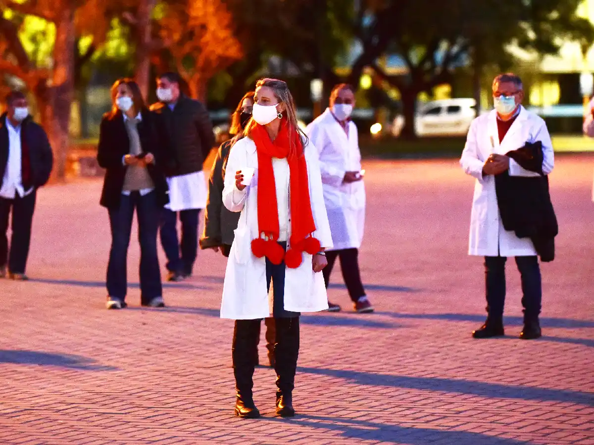 “Queremos sueldos y honorarios  dignos”: médicos autoconvocados  volvieron a manifestarse   