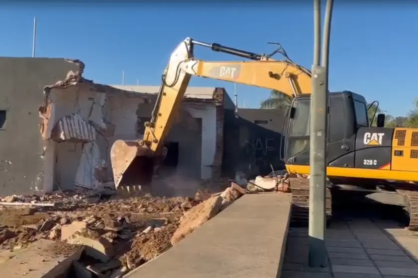 Demolieron el bar Mordisco.