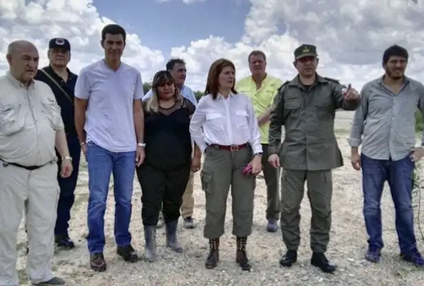 Piedrazos al auto en el que Iban Patricia Bullrich y Urtubey