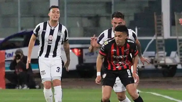 En un partido emocionante,  Talleres empató con Patronato 3 a 3