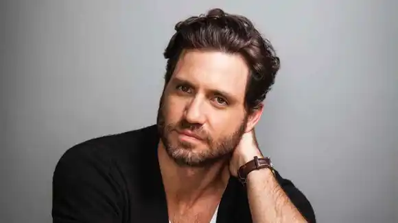 Venezolano ÉDGAR RAMÍREZ fue nombrado Caballero de las Artes Francesas