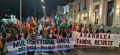 Se replicó en Tandil la manifestación en contra de la Ley Bases