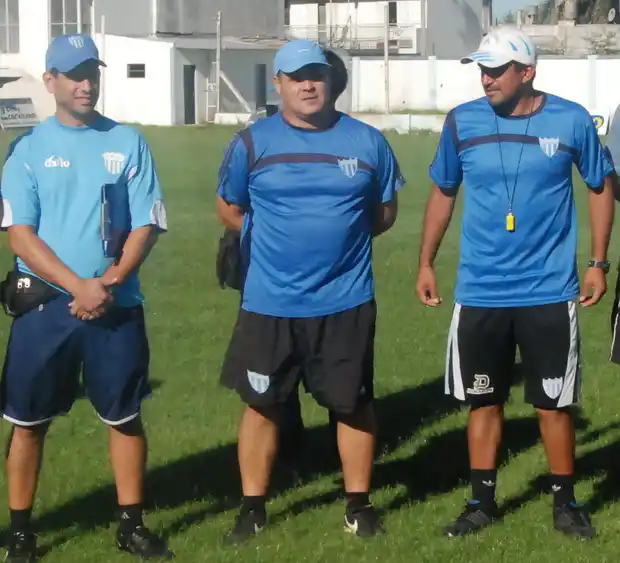 Juventud Unida probó  jugadores en el Estadio