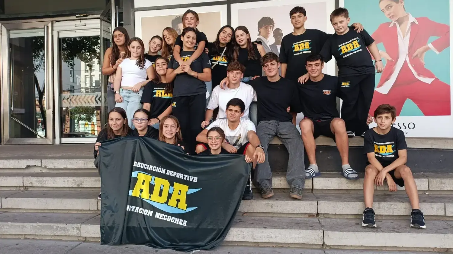 La Asociación Deportiva Arenas renovó su compromiso con la paz a 20 años del fallecimiento de Alfredo Marcenac