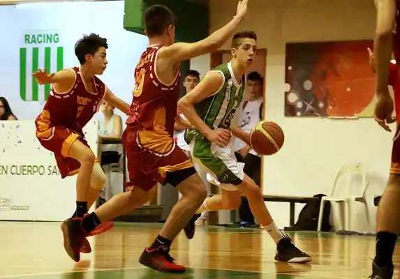 Racing fue mucho más que Tokio de Posadas y quedó bien parado