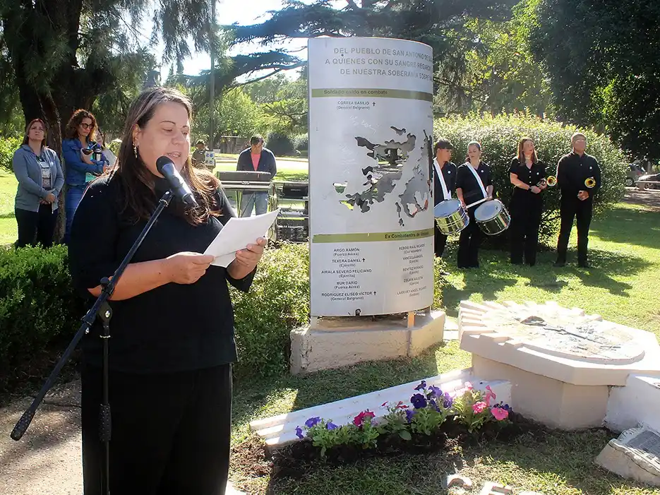 Conmemoración del 'Día del Veterano y Caídos en Malvinas'