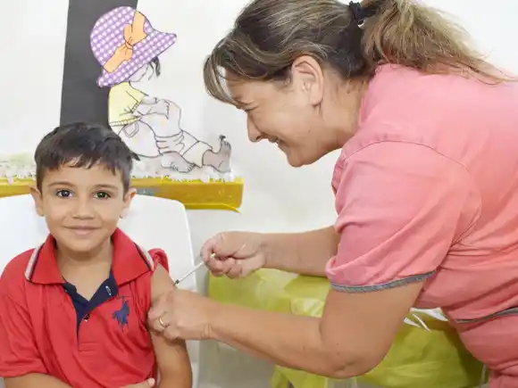 Recomiendan tener las vacunas al día como una medida de protección frente al inicio del ciclo lectivo en Entre Ríos