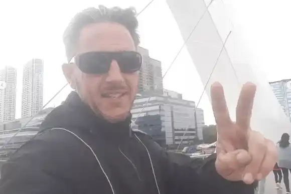 Sigue la búsqueda de Mercanzini, el hombre que le tiró un botellazo a Milei