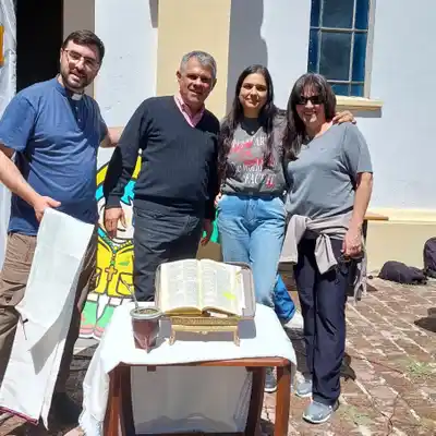 De músico rebelde de rock a catequista reconocido en todo el país