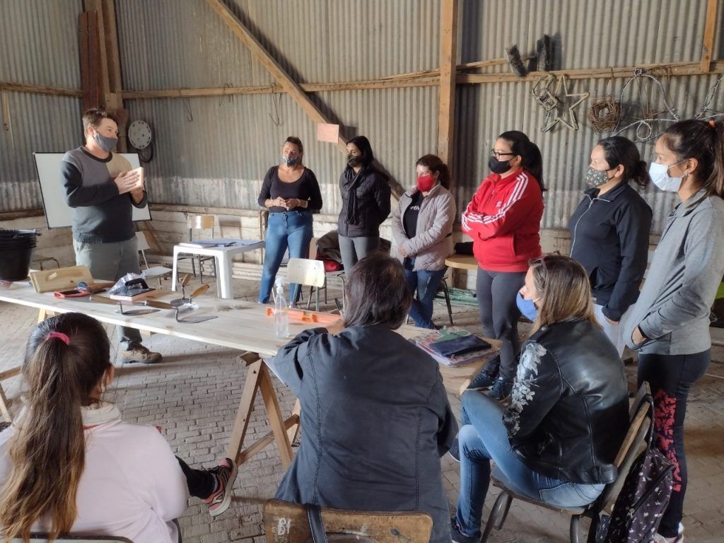 La falta de trabajo es un problema social que no tiene género