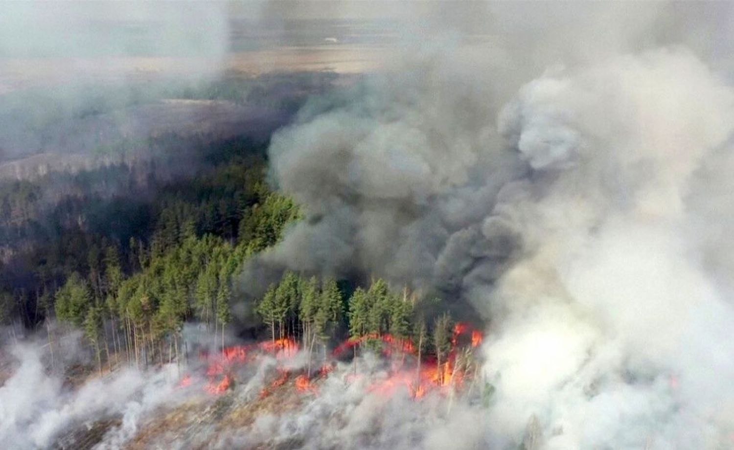 Incendios en la zona de Chernóbil se acercan a los depósitos radioactivos