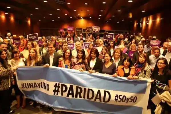 Diputadas y dirigentes se expresaron a favor de la Ley Nacional de Paridad de Género