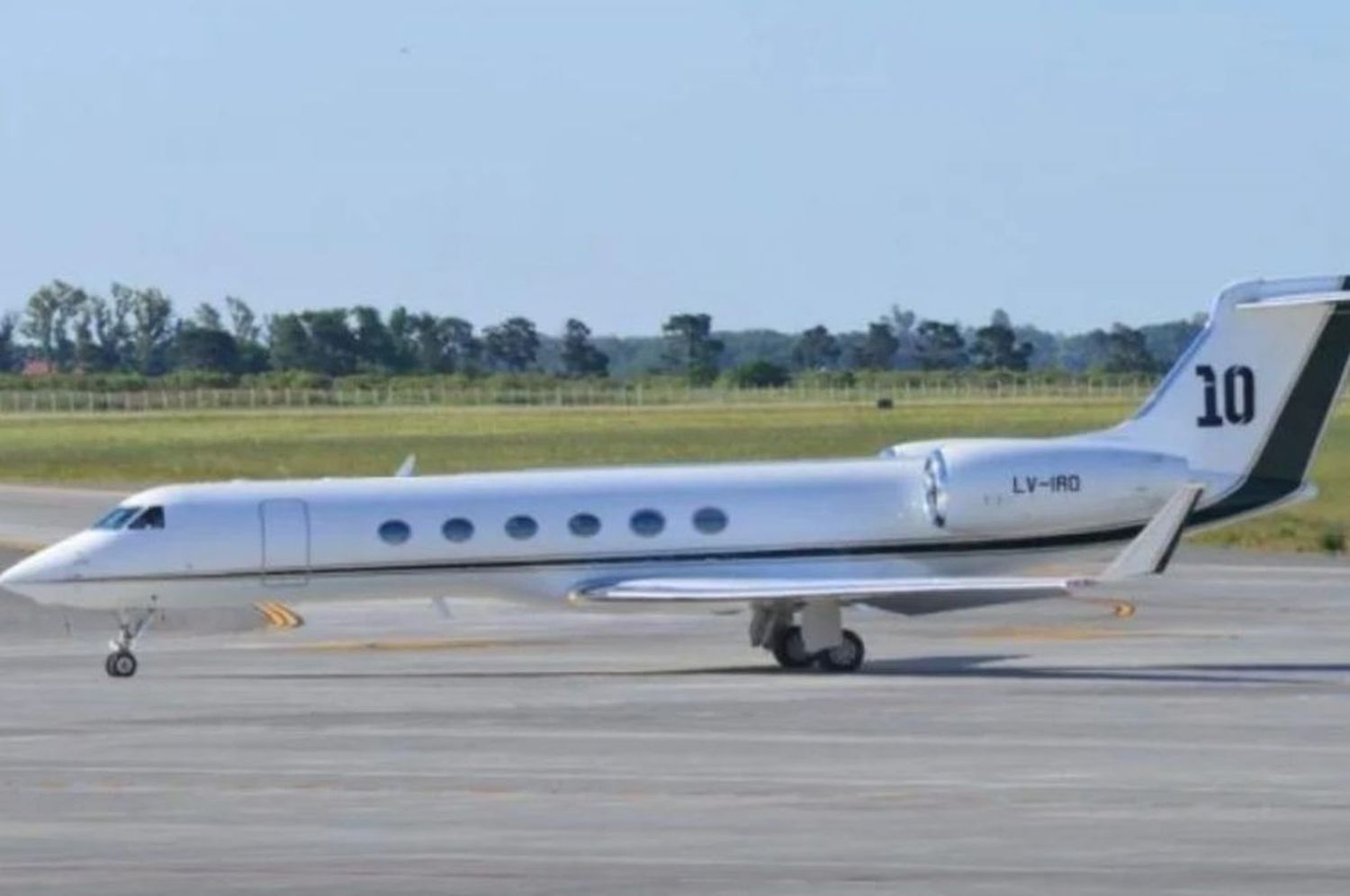 Cómo es el avión de Messi en el que Alberto Fernández viajó a México