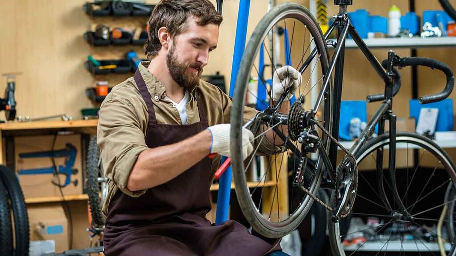Reparación de bicicletas: concluyó el taller de verano con 12 participantes