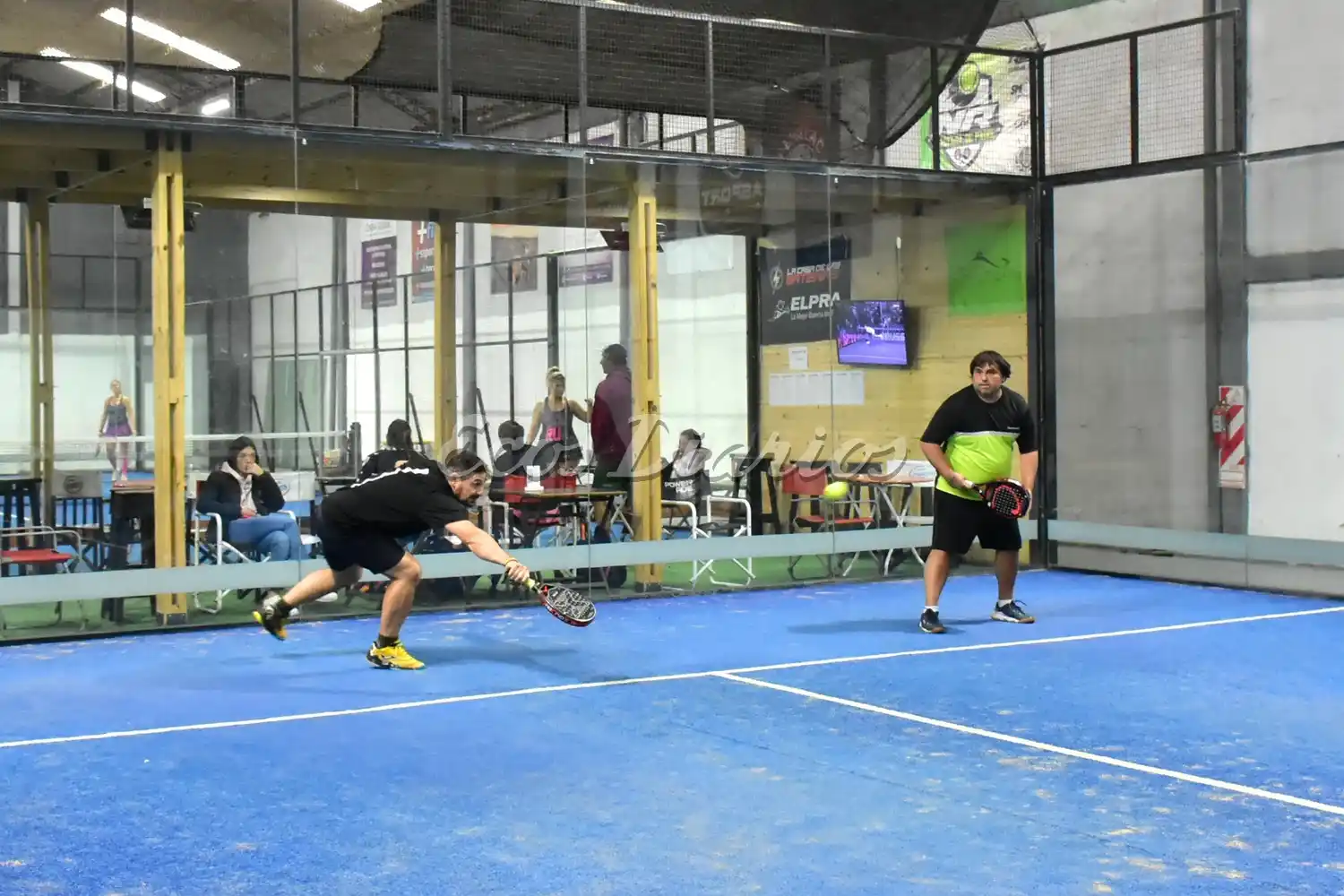 En desarrollo los torneos de pádel de Caballeros