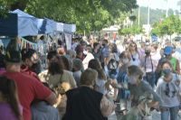 El "verdurazo agroecológico" congregó a un numeroso público en la plaza Independencia