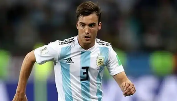 Tagliafico: "Messi es uno más dentro del grupo"