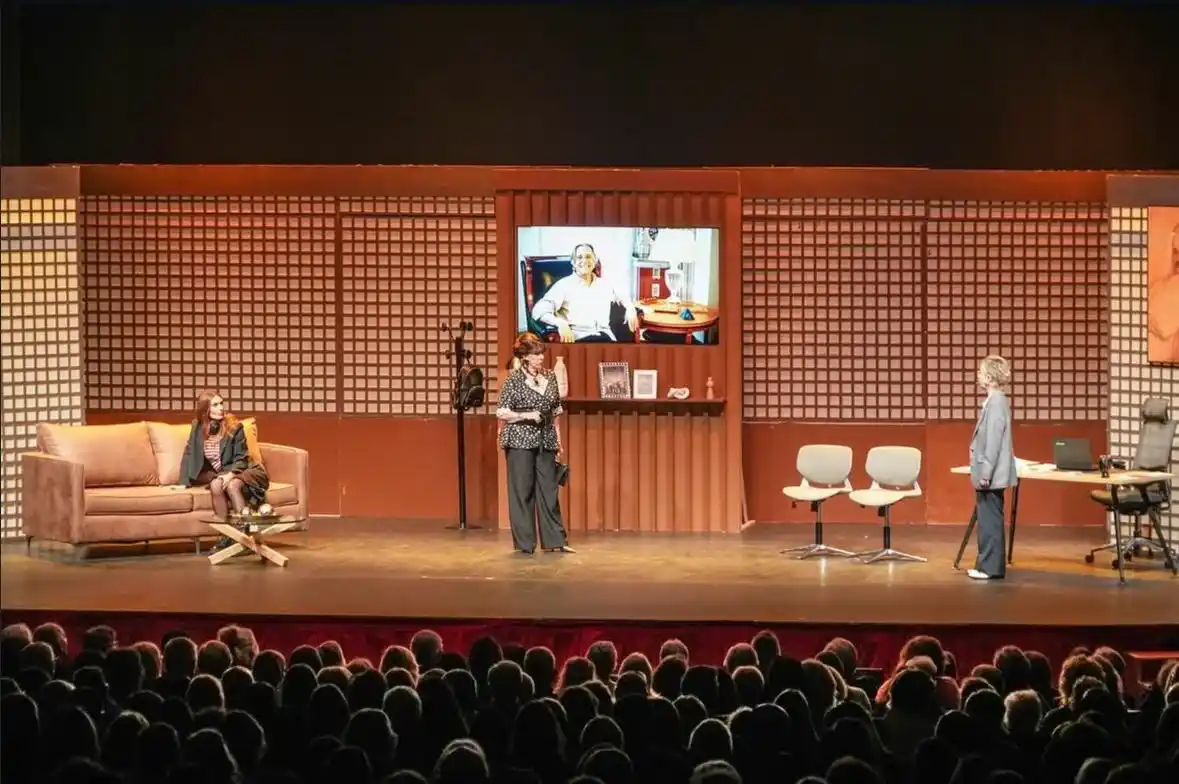“Viuda e Hijas” reprogramó su función