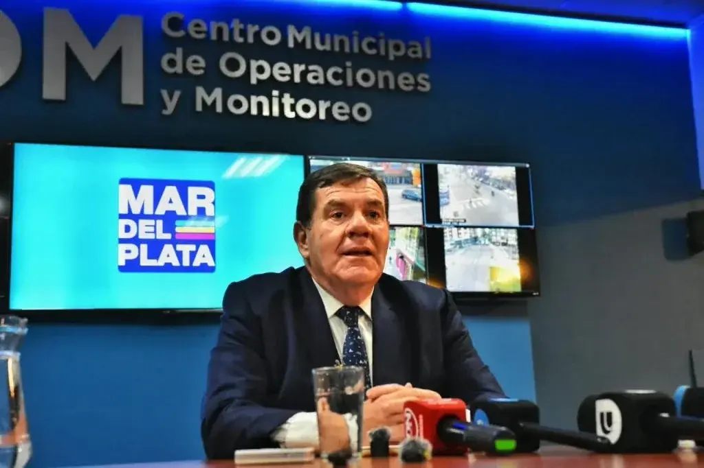 El jefe comunal brindó una conferencia de prensa en el Centro de Operaciones y Monitoreo (COM).