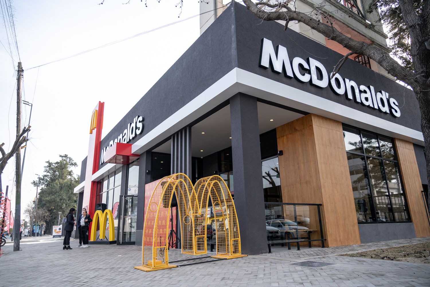 Adrogué: McDonald's abrió su local 225 en el Boulevard Shopping