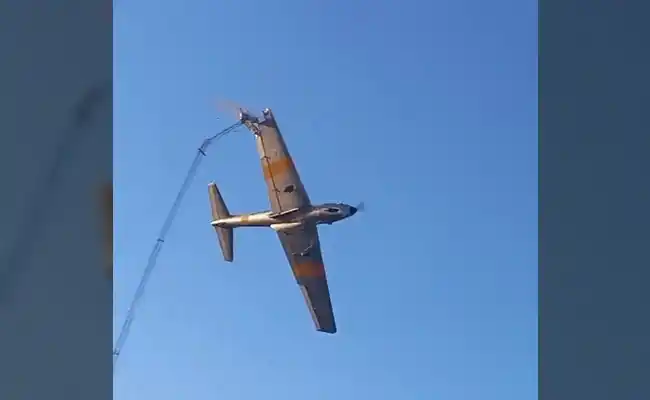 Milagro en Bragado: Avión chocó una antena en festival aéreo y hubo cuatro espectadores heridos