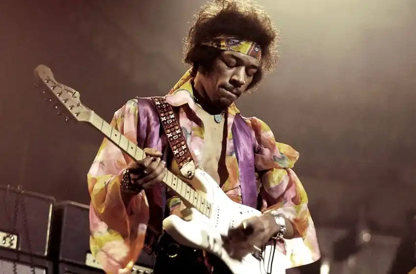 Lanzan disco y un video documental de una actuación de Hendrix en un volcán en Hawaii