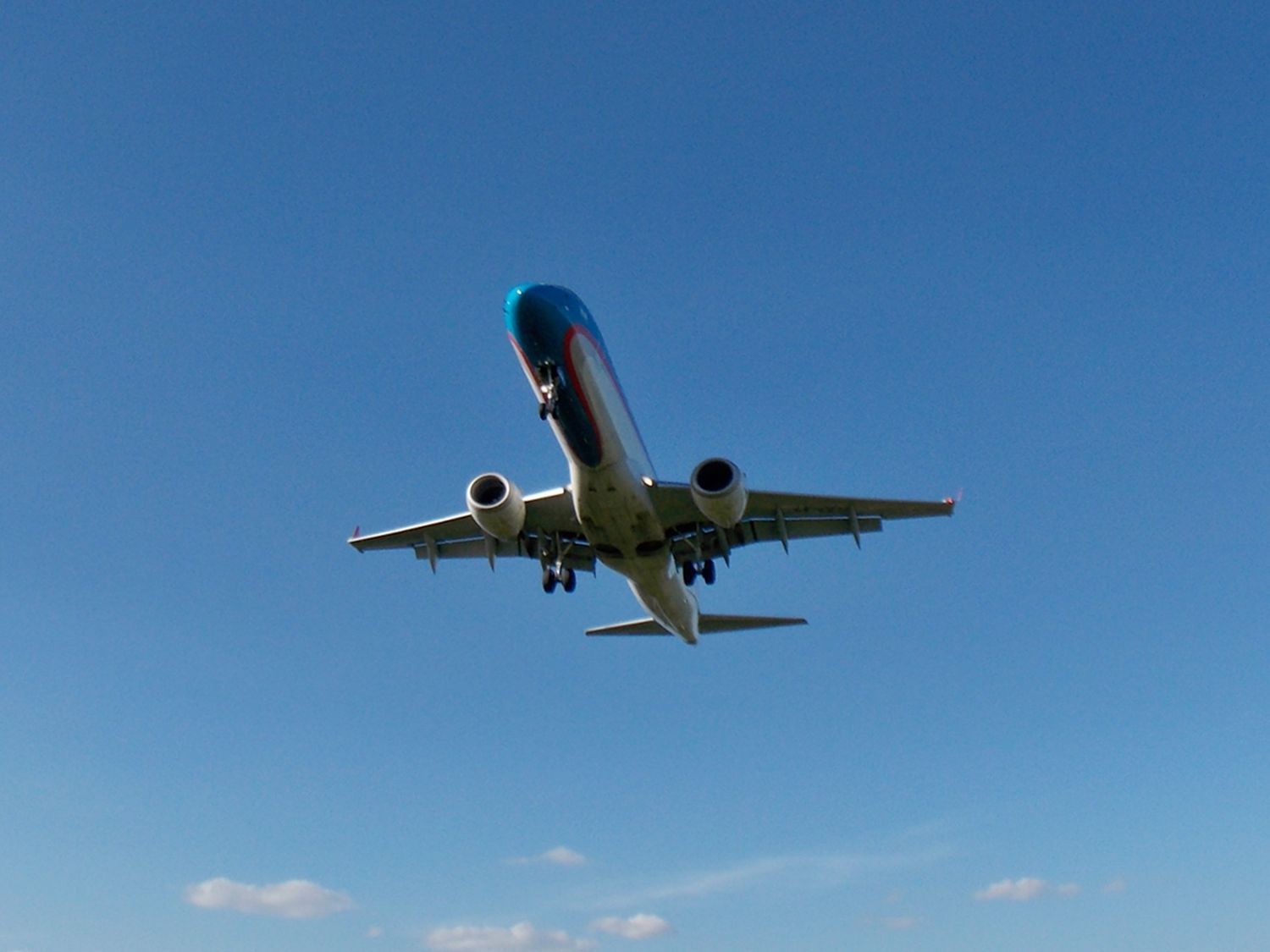 [Spotting] Embraer E190 LV-CEU de Austral en el aeropuerto de Formosa